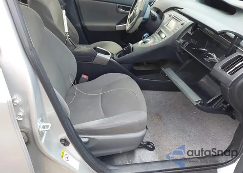 2014 Toyota Prius Two z USA, uszkodzony, nr VIN JTDKN3DU2E0369975